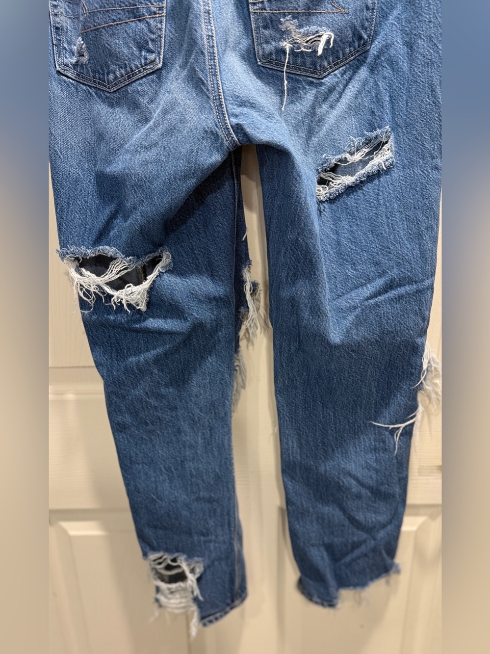 American Eagle Mom Jeans Size 6 Regular | Distressed Ripped Light Wash Denim | - Picture 8 of 13